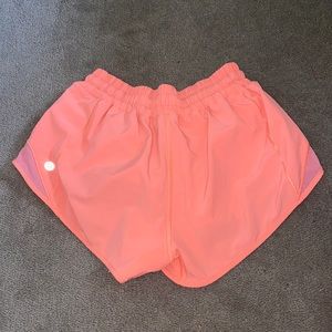 salmon lululemon hotty hot shorts size 4